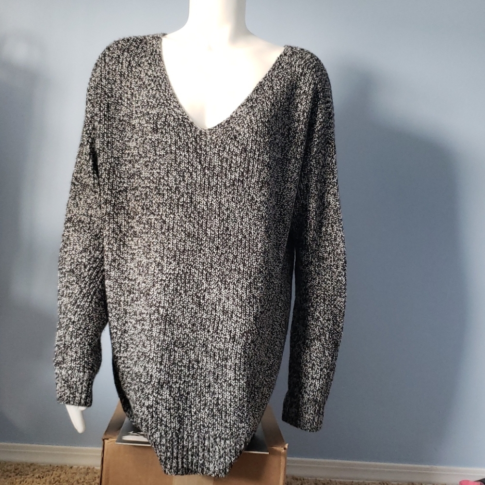 NWOT A.N A Heather Grey Sweater